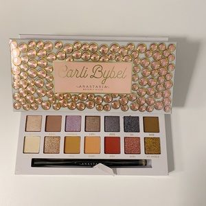 Carli Bybel x ABH Eyeshadow Palette